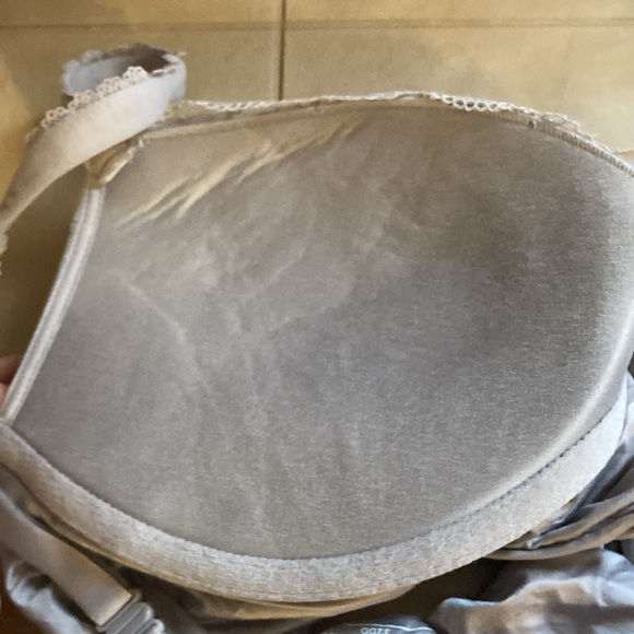 Victoria’s Secret‎ bra 32DD - Picture 3 of 4